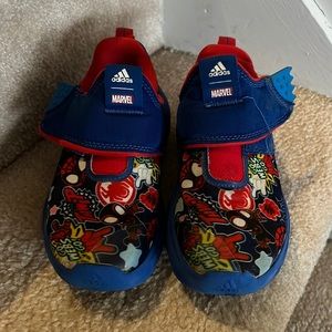 Adidas kids Spidey and his amazing friends